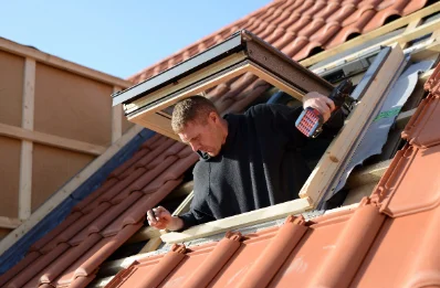 Pose de fenêtres de toit Velux à Eraines